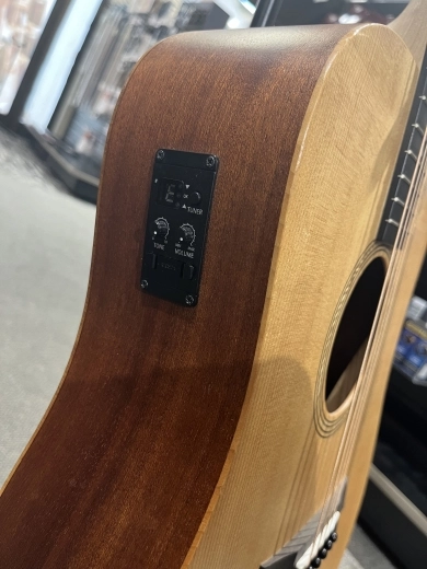 Taylor Guitars - ACADEMY 10E 2